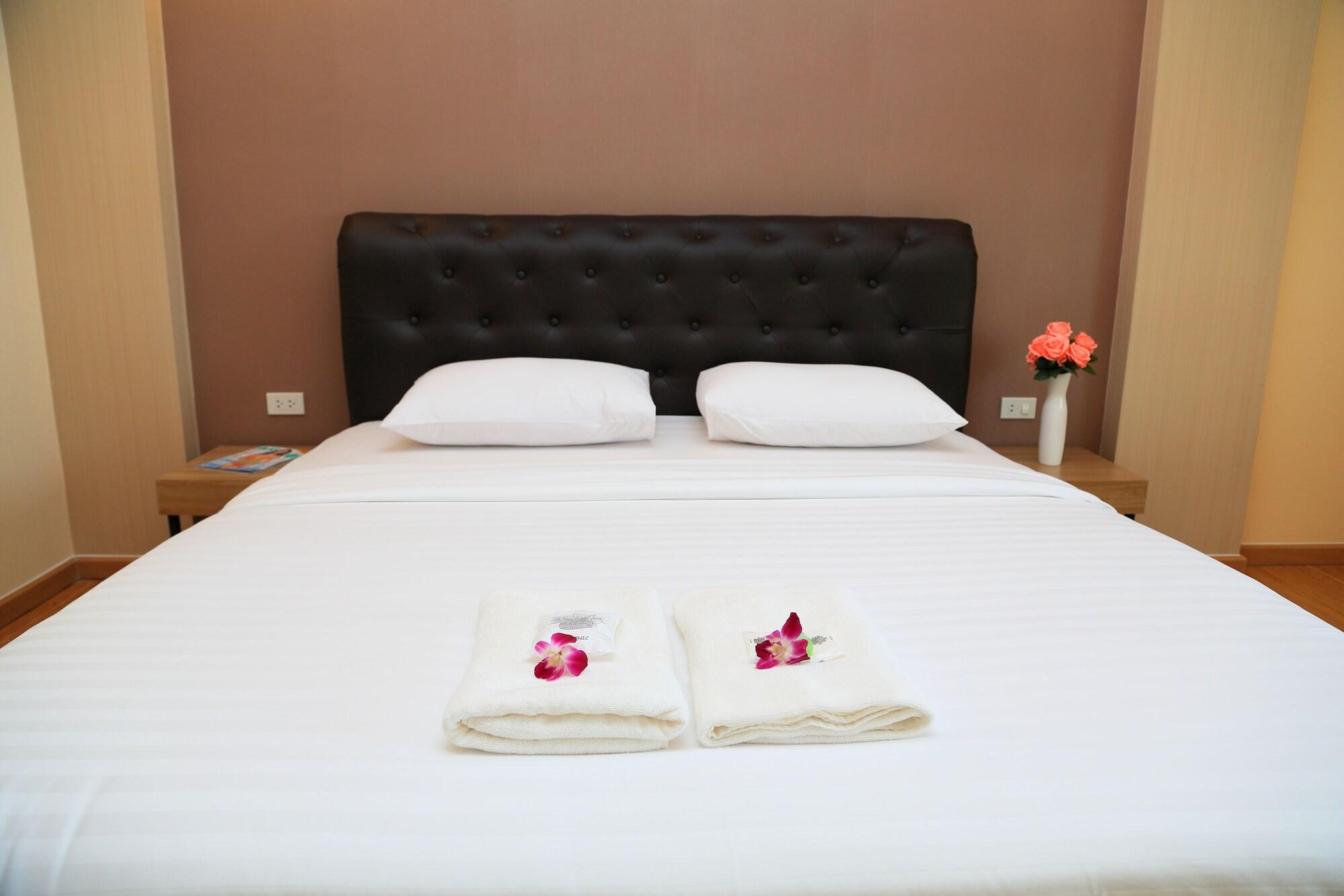 Triple Trees Hotel Pathum Thani Exterior foto