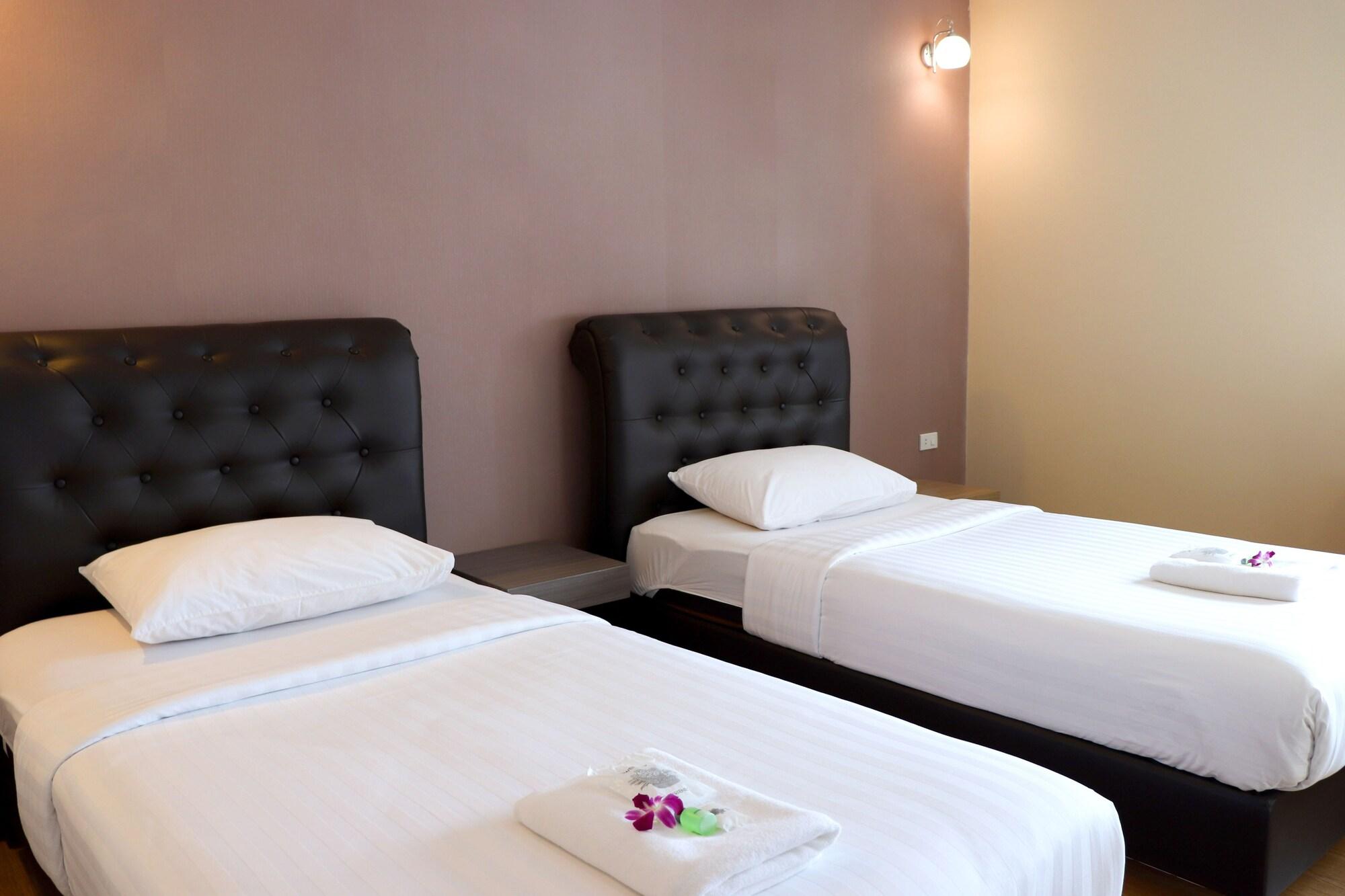 Triple Trees Hotel Pathum Thani Exterior foto