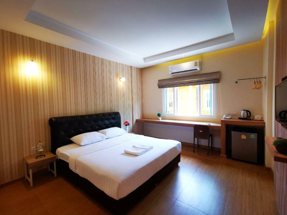 Triple Trees Hotel Pathum Thani Exterior foto